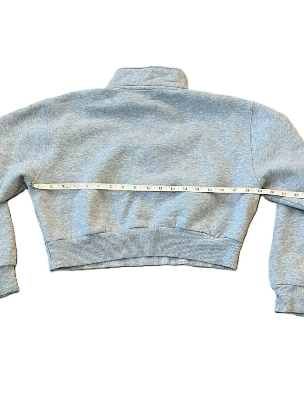 Aritzia TNA Cozy AF Fleece 1/2 Zip Cropped Sweatshirt Light Grey Size Small - Picture 4 of 7